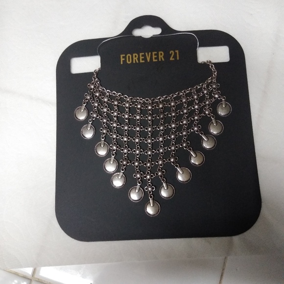 Forever 21 Bib necklace - Picture 2 of 3